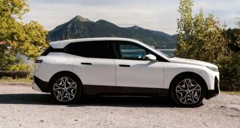 BMW iX