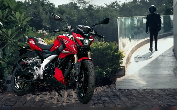Bajaj Pulsar N160